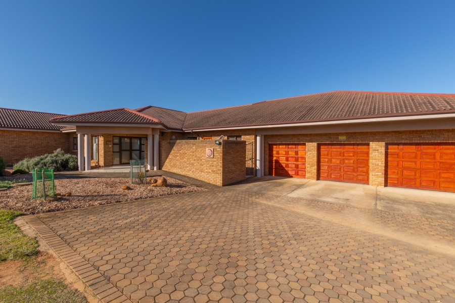 4 Bedroom Property for Sale in Stilbaai Wes Western Cape